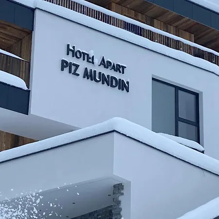 Piz Mundin Apartment *