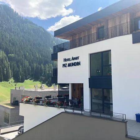 Piz Mundin Apartamento