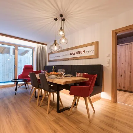 Piz Mundin Apartament *